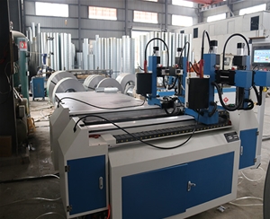 角鐵法蘭四槍自動焊接生產線 (2)